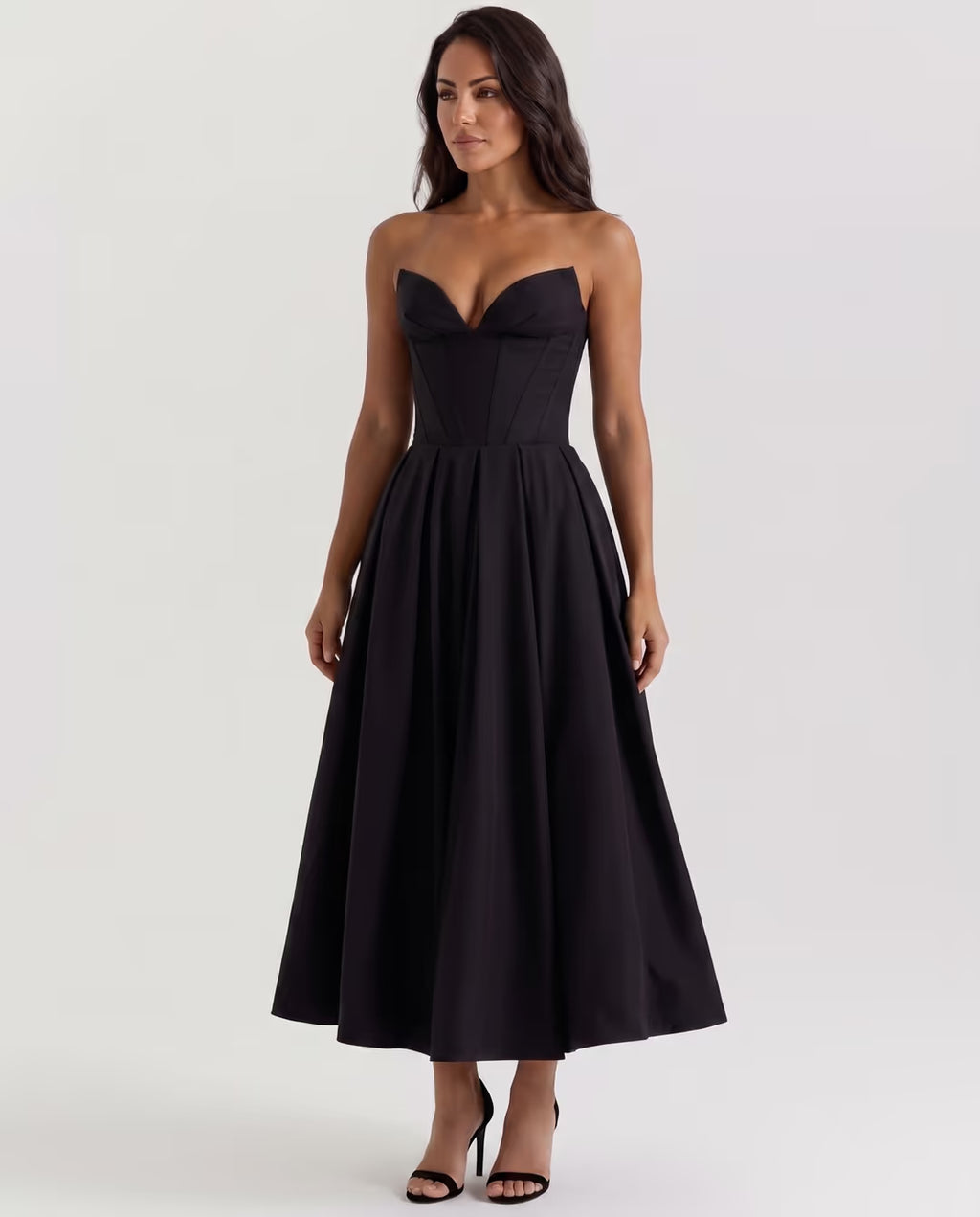 Amalfi Black — pose