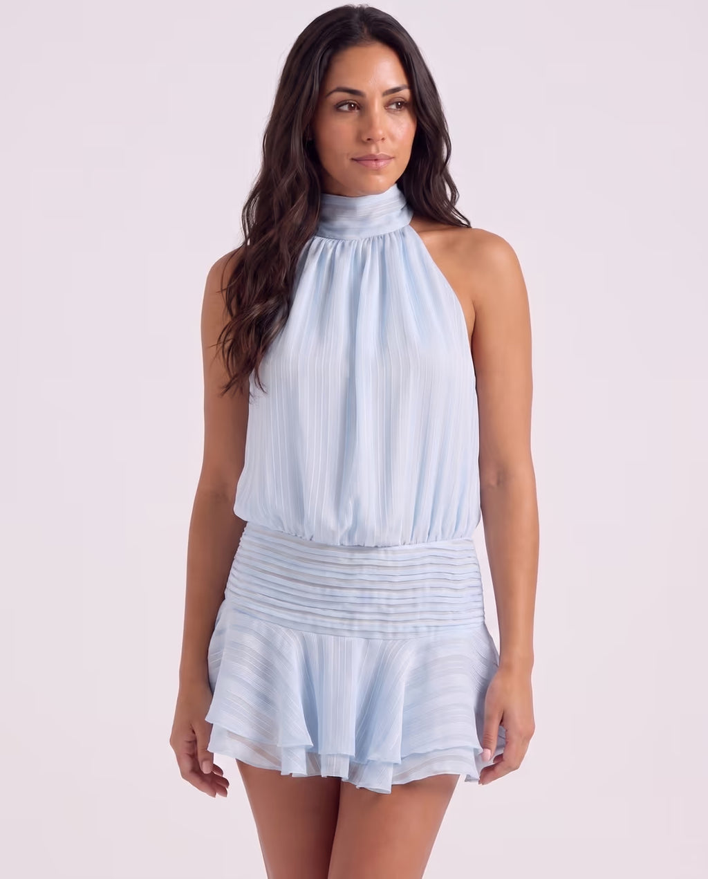 Chiara Baby Blue — pose