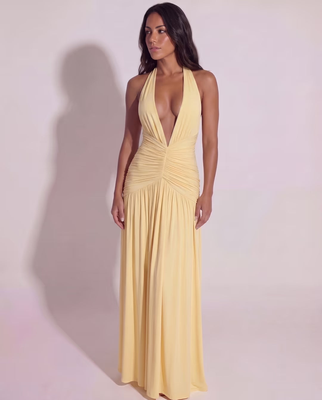 Alba Butter Yellow — pose