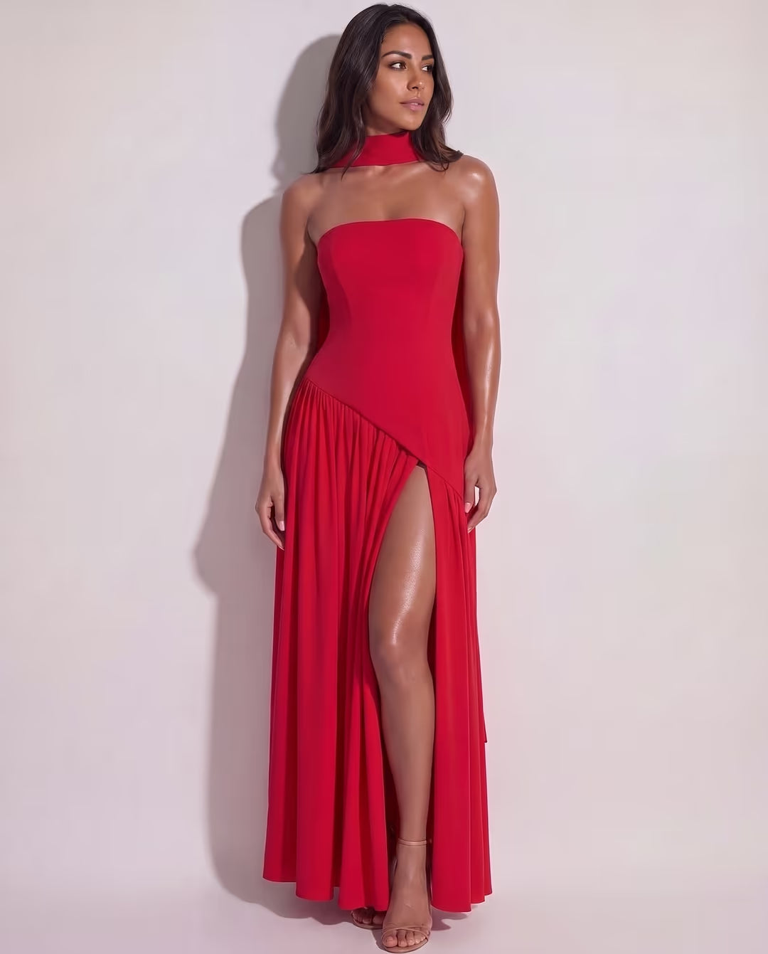 Serena Red — pose