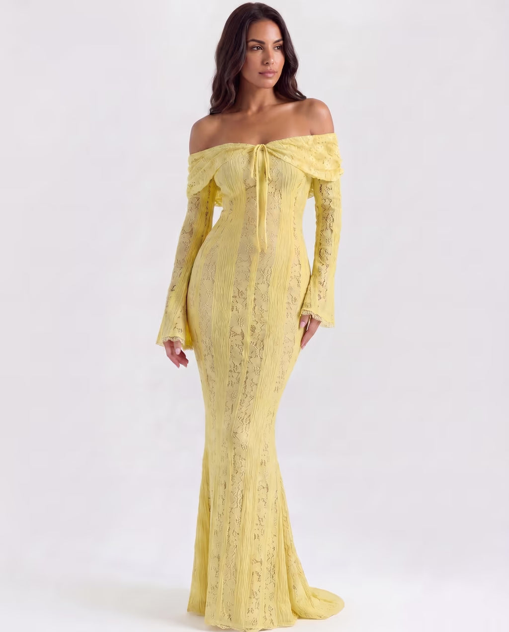 Alessandra Yellow — pose