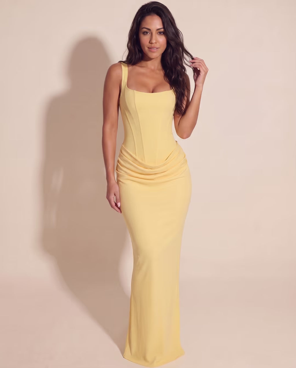 Eleonora Butter Yellow — pose