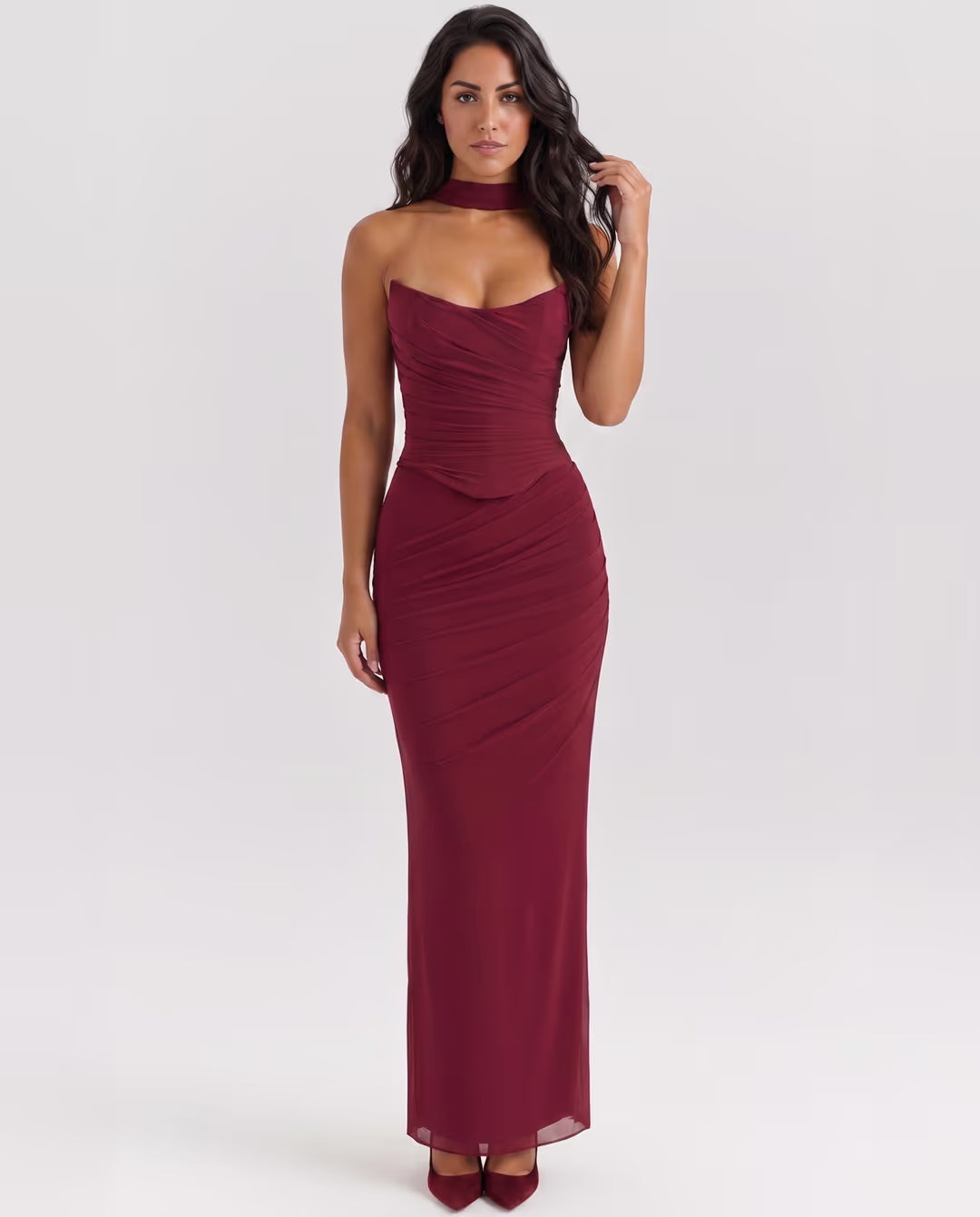 Malu Burgundy — pose