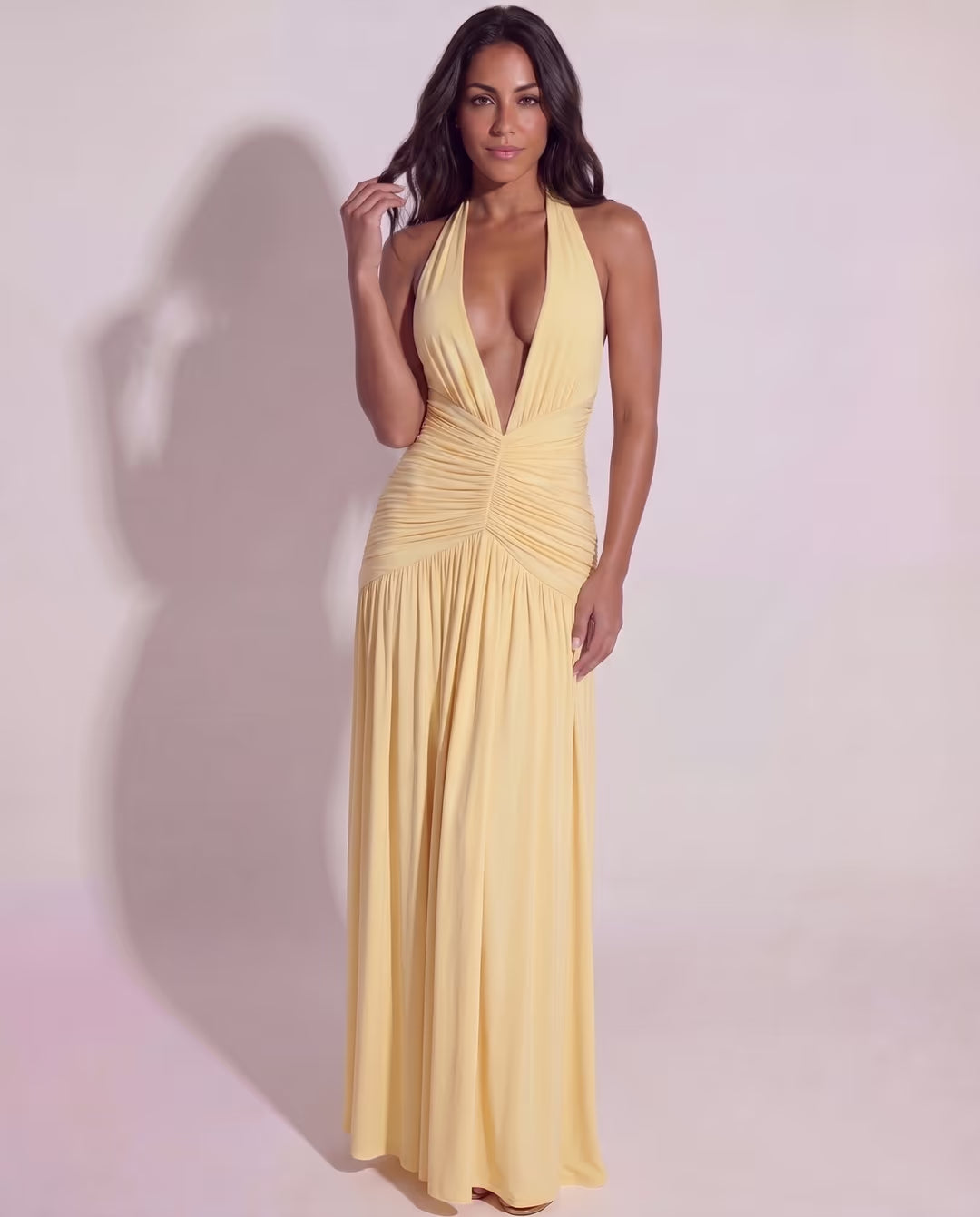 Alba Butter Yellow — pose
