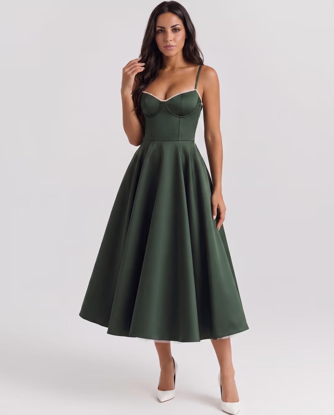 Selene Forest Green — pose