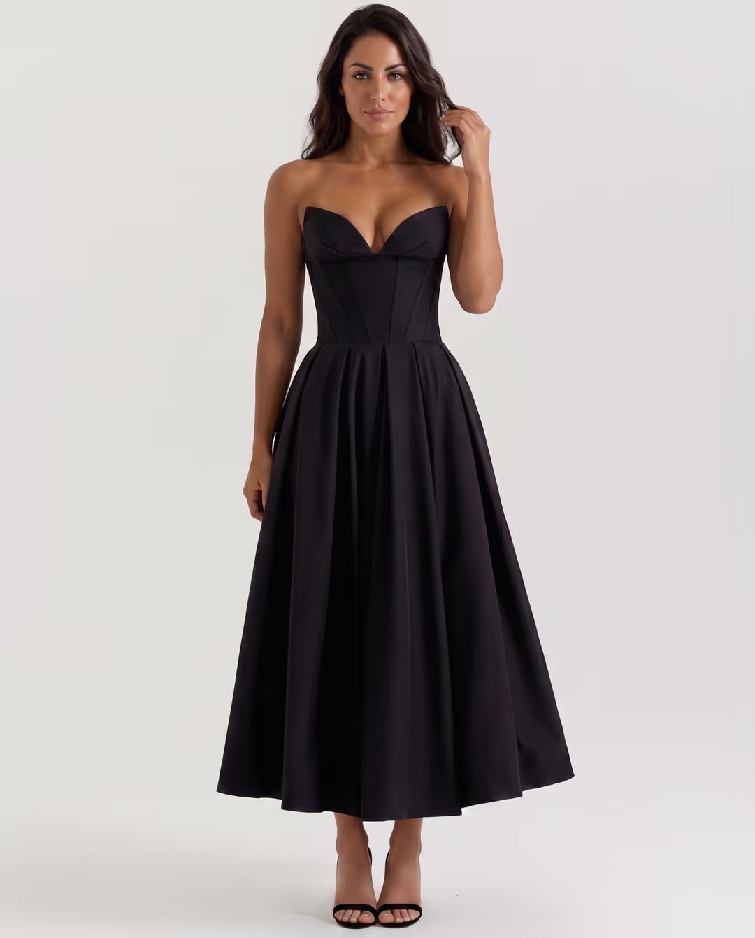 Amalfi Black — pose