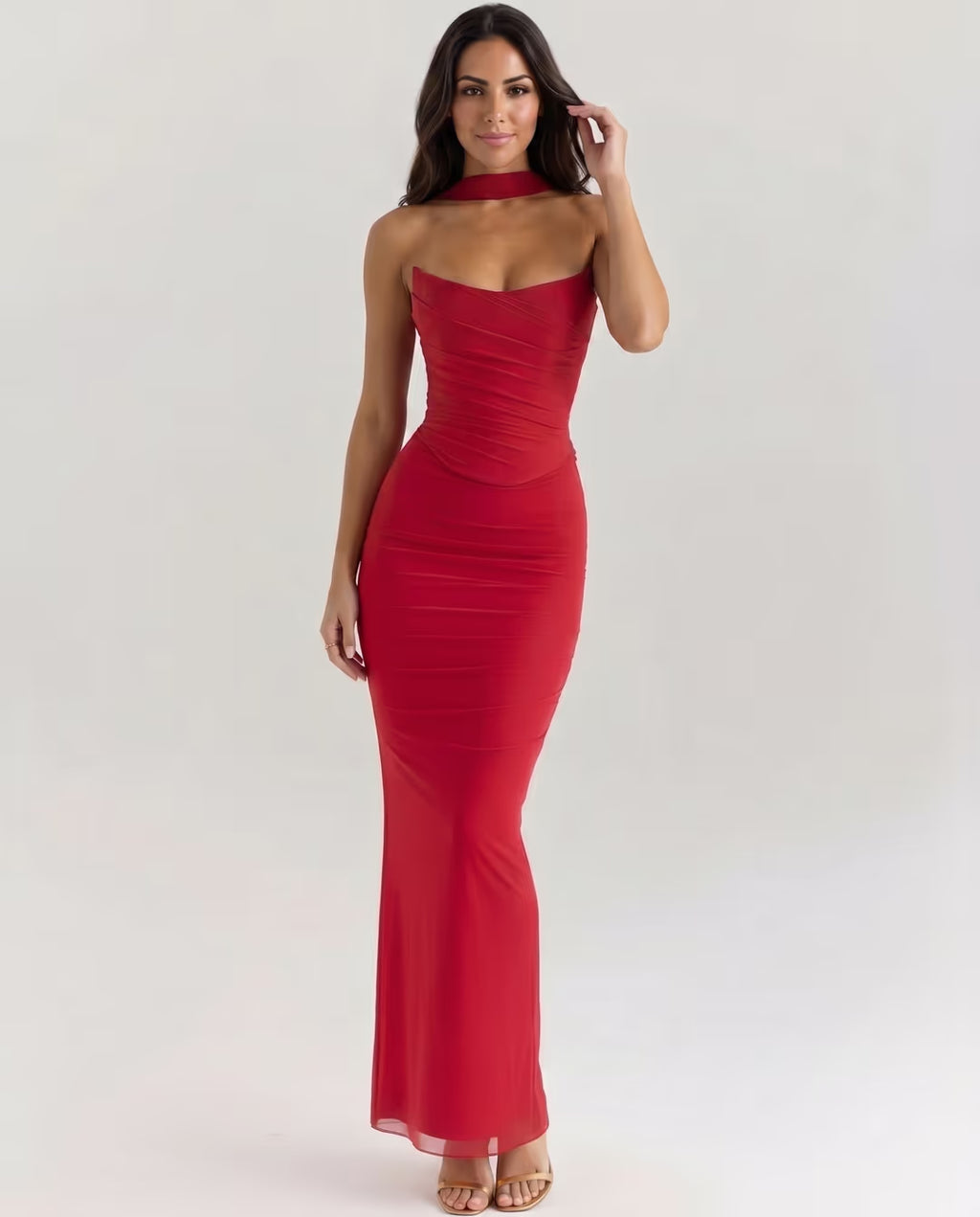 Malu Red — pose