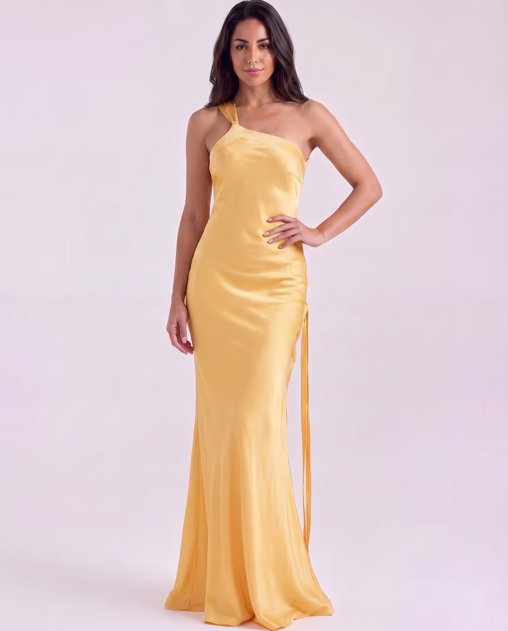 Amara Gold — pose