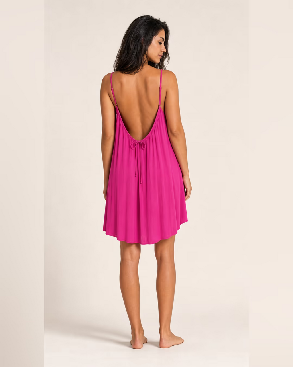 Vestido Sienna espalda al aire Rosa versión corta, espalda con lazo ajustable