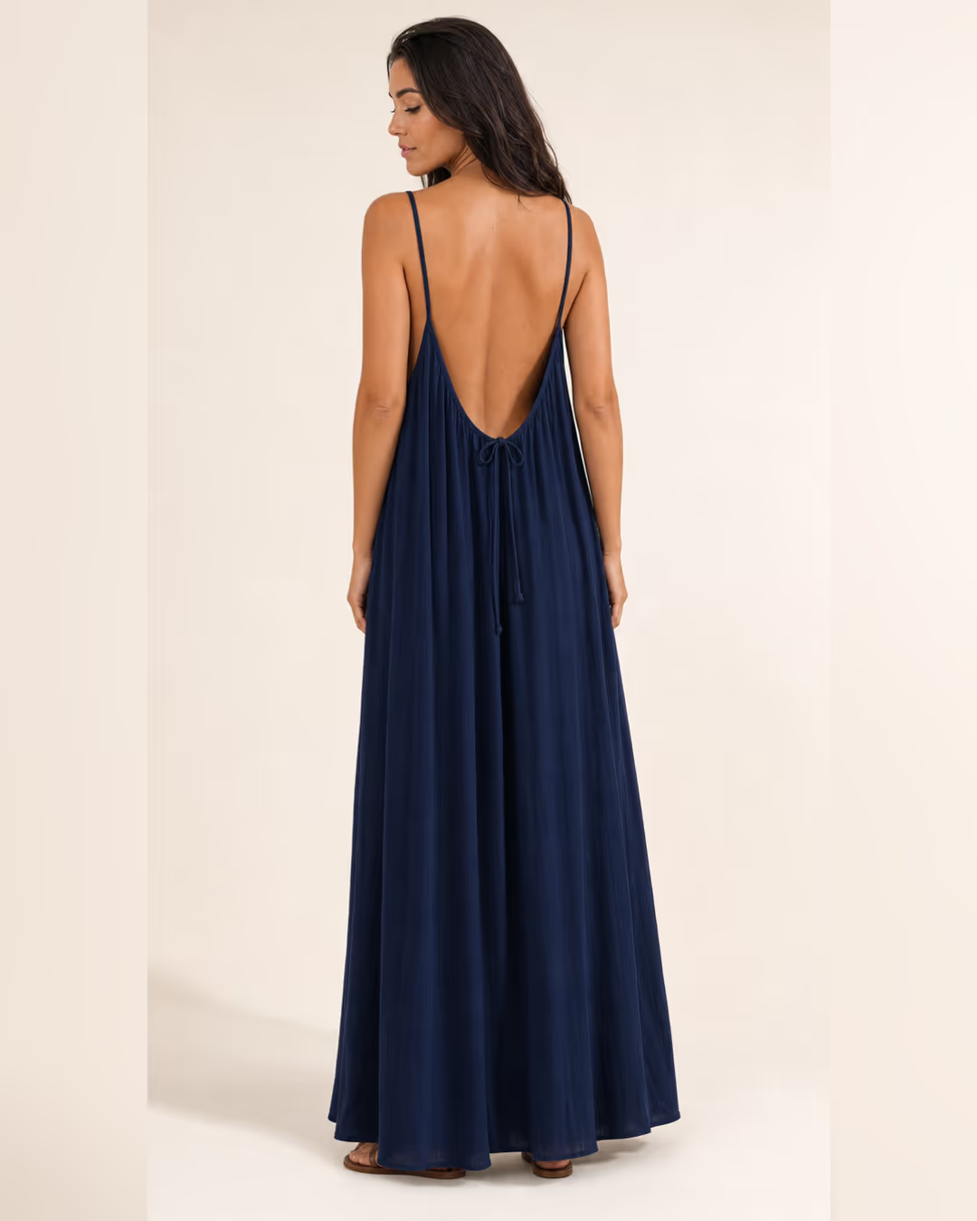 Vestido Sienna espalda al aire Azul marino versión larga, espalda con lazo ajustable