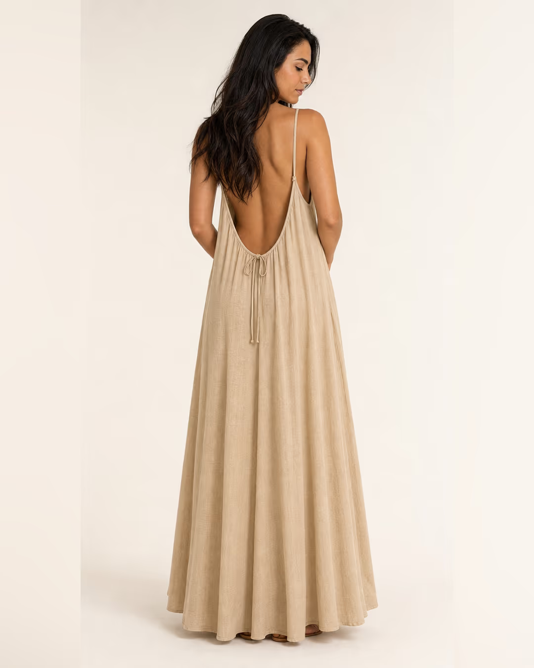 Vestido Sienna espalda al aire Beige versión larga, espalda con lazo ajustable
