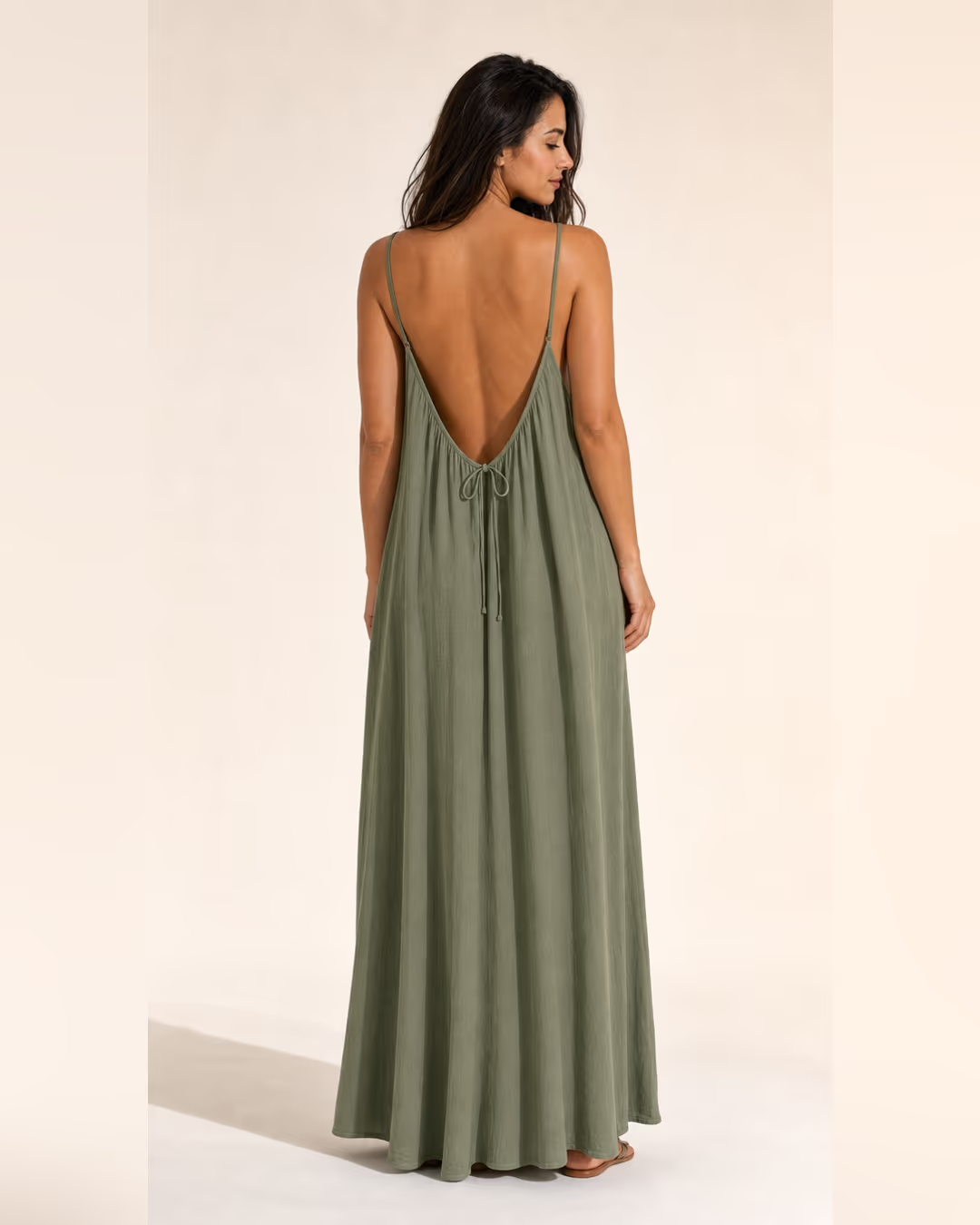 Vestido Sienna espalda al aire Caqui versión larga, espalda con lazo ajustable